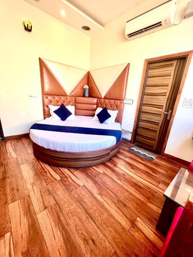 Hotel Woodcrest Zirakpur Chandigarh- Best Family Hotel - Luxurious Rooms - Unit Of Sidham Group Exterior foto