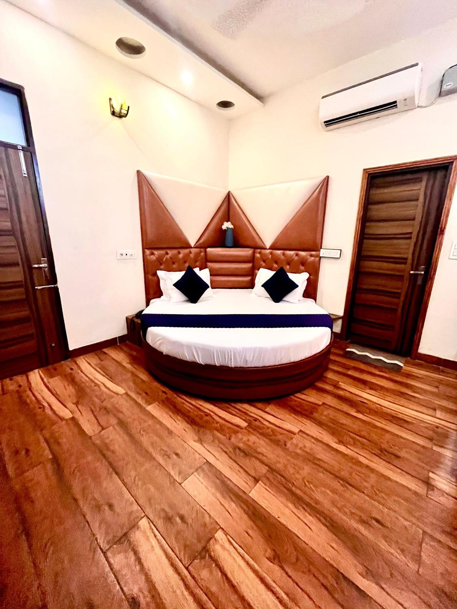 Hotel Woodcrest Zirakpur Chandigarh- Best Family Hotel - Luxurious Rooms - Unit Of Sidham Group Exterior foto